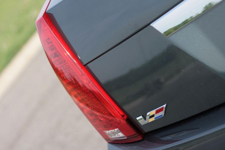  Cadillac CTS-V Coupe 2010 года  (фото 128 из 315)